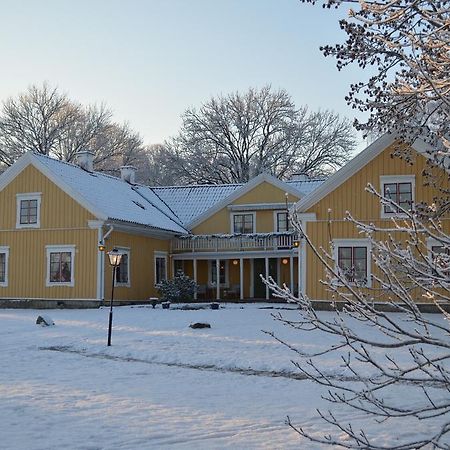 Broby Gard Hotel Märsta Екстериор снимка
